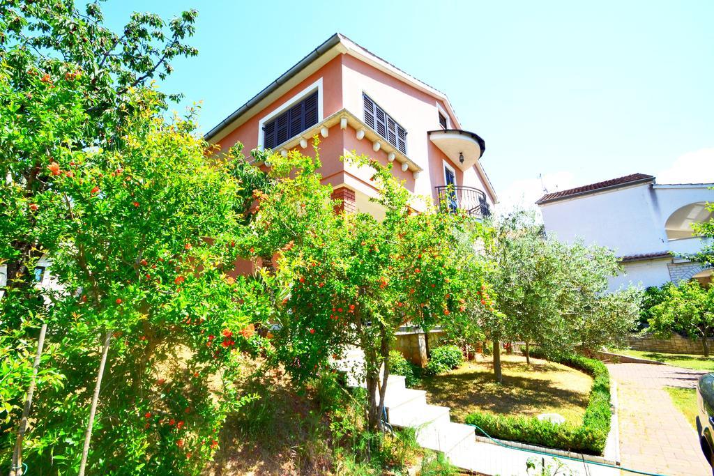 Apartments Zomzi بوريتش المظهر الخارجي الصورة